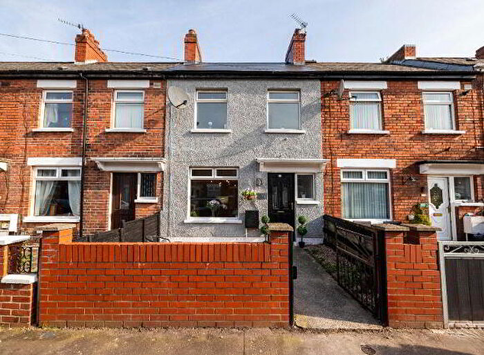 3 Bedroom Mid Terraced House For Sale In Sandbrook Park, Belfast, BT4