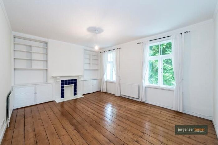 2 Bedroom Flat To Rent In Loftus Road, Shepherds Bush, W12