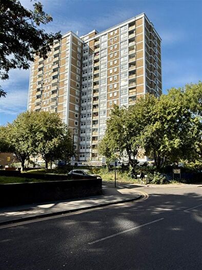 2 Bedroom Flat For Sale In Chisley Road, London, N15