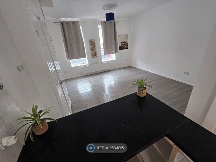 1 Bedroom Flat To Rent In Old Christchurch Road, Bournemouth, BH1