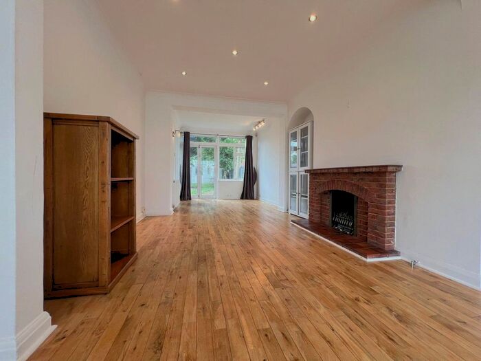 3 Bedroom Terraced House To Rent In Clarence Avenue, New Malden, KT3