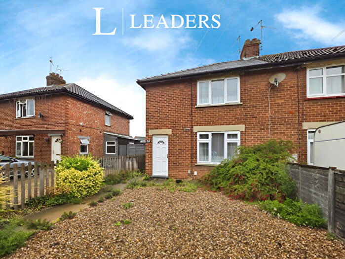 3 Bedroom Semi-Detached House To Rent In Hereward Road, Spalding, PE11