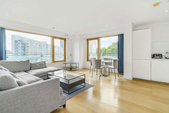 2 Bedroom Flat For Sale In Hardwicks Square, Wandsworth, SW18