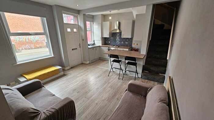 4 Bedroom Terraced House To Rent In Thornville Road, Hyde Park, Leeds, LS6