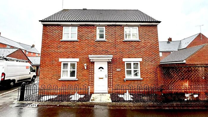 3 Bedroom Semi-Detached House To Rent In Dunvant Road, Swindon, SN25