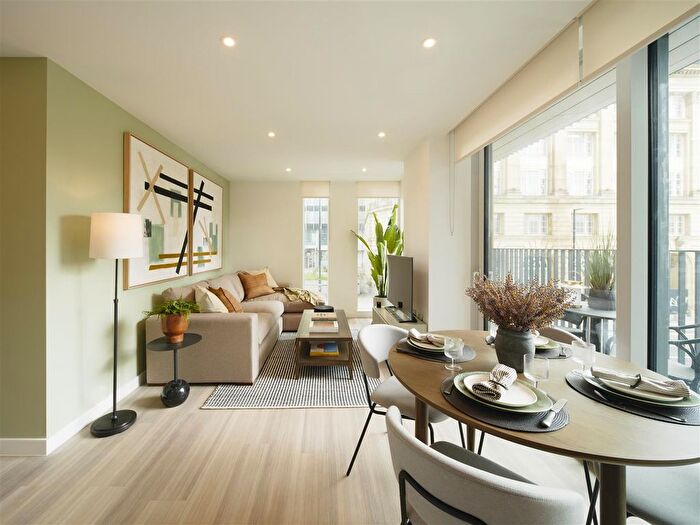 2 Bedroom Flat To Rent In New Victoria Building, M4