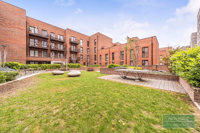 1 Bedroom Flat For Sale In O'leary Mansions, Kings Hill, Barking, IG11