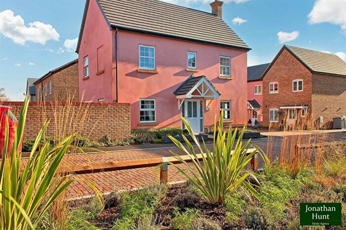 4 Bedroom Detached House For Sale In Hummerston Close, Buntingford, SG9