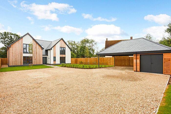 4 Bedroom Detached House For Sale In Common Road, Headley Thatcham, RG19