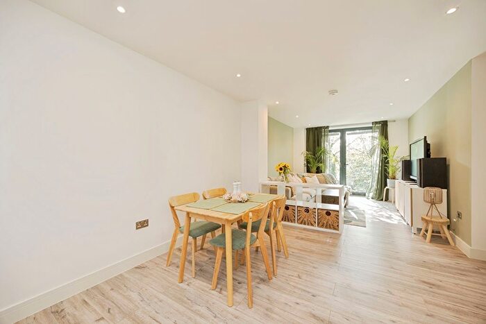 2 Bedroom Flat For Sale In Clarence Road, Tunbridge Wells, Kent, TN1