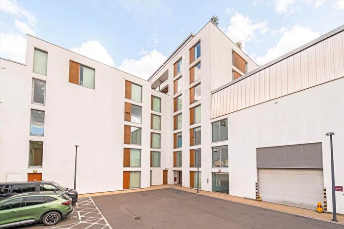 1 Bedroom Flat To Rent In Highbury Stadium Square, Highbury, N5