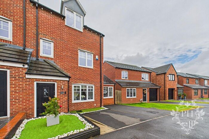 3 Bedroom Semi-Detached House For Sale In Lord Close, Middlesbrough, TS5