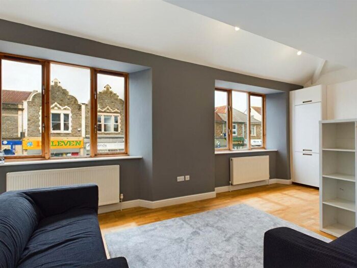 4 Bedroom Flat To Rent In High Street, Bristol, BS16