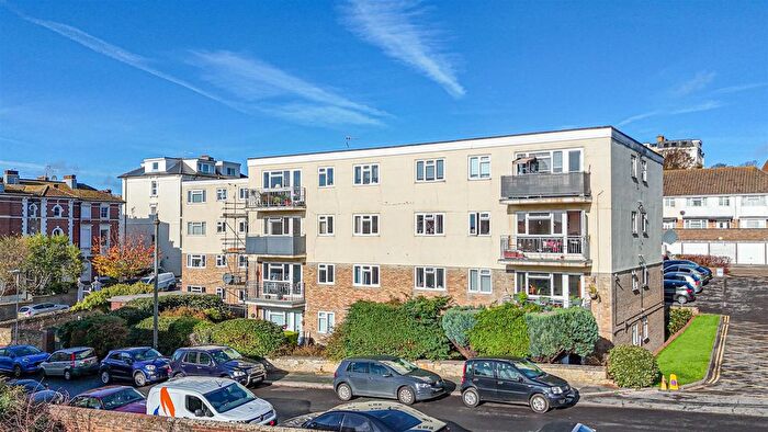 2 Bedroom Flat For Sale In The Cloisters, St Leonards-On-Sea, TN37