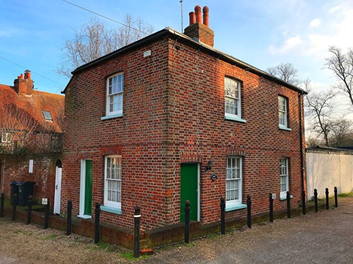 2 Bedroom Property To Rent In Orient Place, Canterbury, CT2