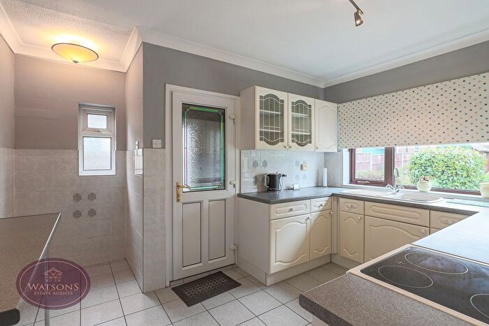 2 Bedroom Detached Bungalow For Sale In Prestwood Drive, Nottingham, NG8