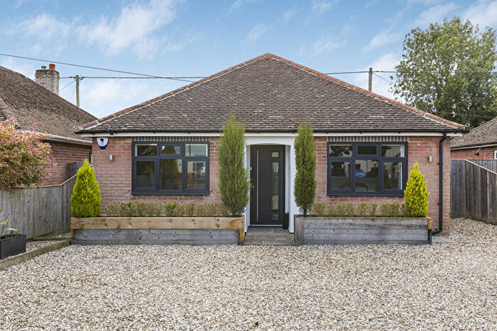 3 Bedroom Detached Bungalow For Sale In Banbury Road, Kidlington, OX5