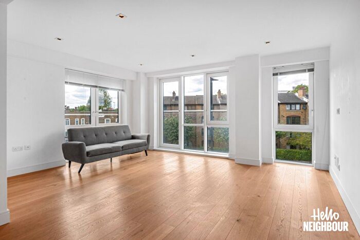 2 Bedroom Flat To Rent In Belvedere House, Kew Bridge Road, Brentford, TW8