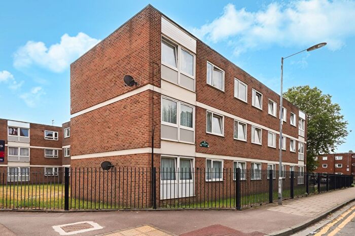 3 Bedroom Flat To Rent In Hardwicke Street, Barking, IG11
