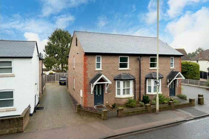 3 Bedroom Semi-Detached House To Rent In Leverstock Green Road, Hemel Hempstead, Hertfordshire, HP3