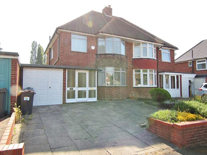 3 Bedroom Semi-Detached House To Rent In Little Pitts Close, Birmingham, B24