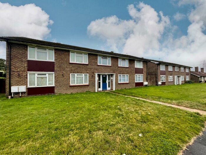 2 Bedroom Flat To Rent In Onslow Drive, Ferring, Worthing, BN12