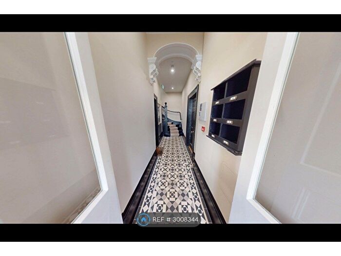 1 Bedroom Flat To Rent In Claremont Gardens, Surbiton, KT6