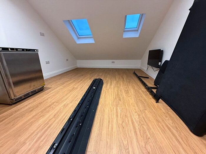 1 Bedroom Flat To Rent In Ilford, IG2