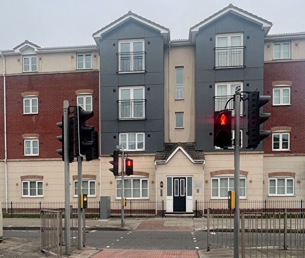 3 Bedroom Flat To Rent In Vauxhall Road, Liverpool, L5