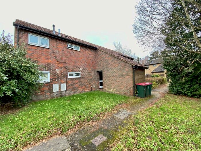 1 Bedroom Flat To Rent In Capricorn Close, Bewbush, Crawley RH11