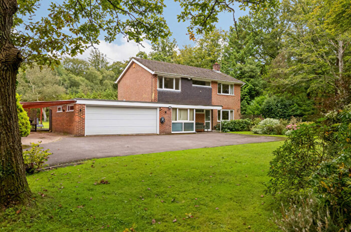 3 Bedroom Detached House For Sale In Sway Road, Brockenhurst, SO42