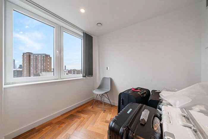 2 Bedroom Apartment To Rent In Eagle Point, City Road, London, EC1V