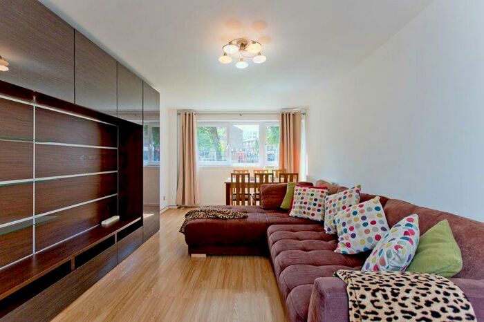 3 Bedroom Maisonette To Rent In Rhodeswell Road, Poplar, E14