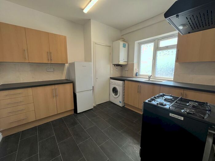 2 Bedroom Maisonette To Rent In South Street, Exeter, EX1