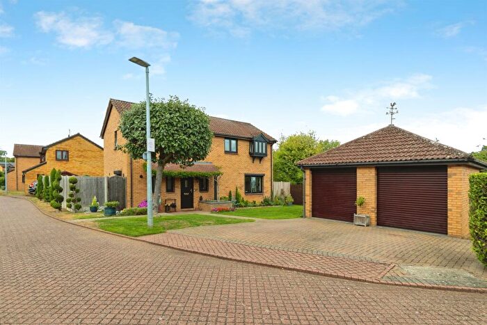 4 Bedroom Detached House For Sale In Goddard End, Stevenage, SG2