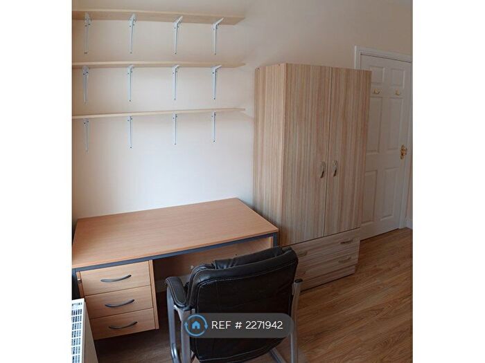 4 Bedroom Terraced House To Rent In Welby Street, Manchester, M13