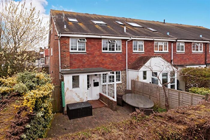 3 Bedroom End Of Terrace House For Sale In Horsham Road, Findon, Worthing, BN14