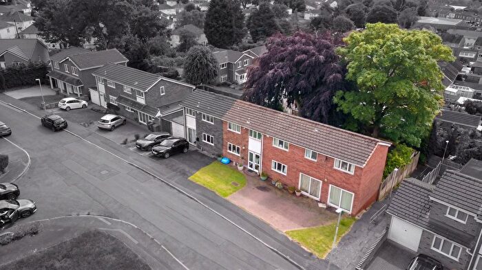 4 Bedroom Semi-Detached House For Sale In Sandmere Rise, Wolverhampton, WV10