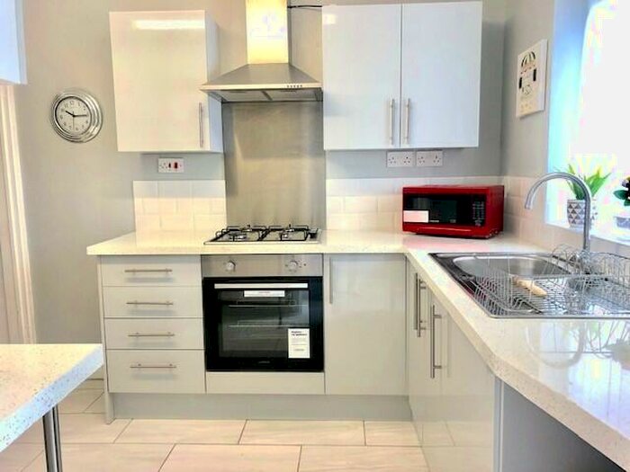 3 Bedroom House To Rent In Abbey Bridge, Nottingham, NG7