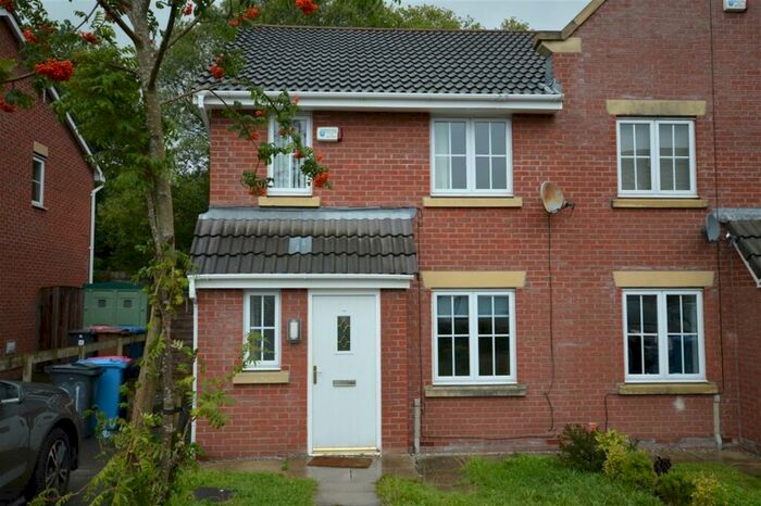 3 Bedroom Semi-Detached House To Rent In Lawndale Drive, Worsley, Manchester, M28