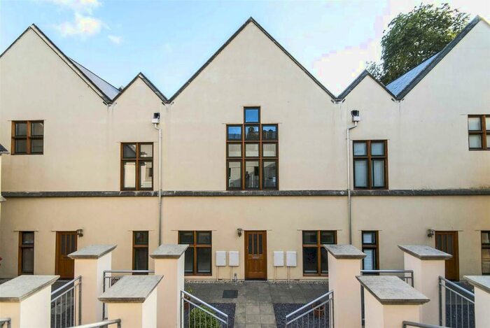 2 Bedroom Apartment To Rent In Wells Road, Bath, BA2