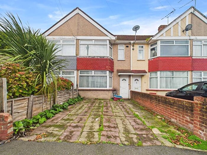 2 Bedroom Terraced House For Sale In Southcote Avenue, Feltham, Middlesex, TW13