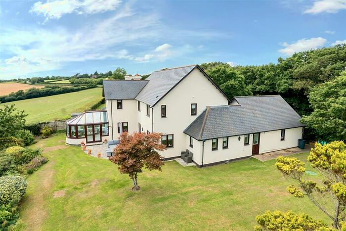 4 Bedroom Detached House For Sale In Baytree Close, Crockernwell, EX6