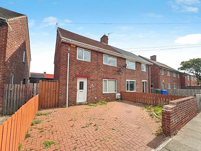 3 Bedroom Semi-Detached House For Sale In Dene View Drive, Blyth, NE24