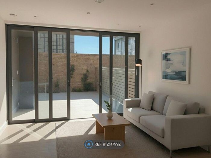 2 Bedroom Flat To Rent In Cobalt Place, London, SW11