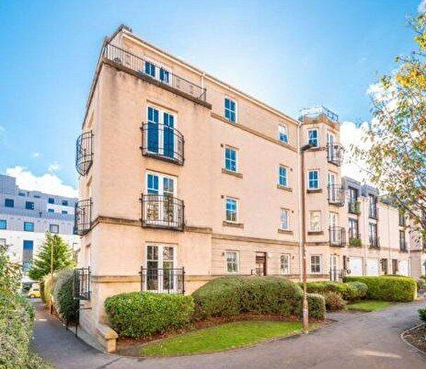 2 Bedroom Flat To Rent In Huntingdon Place, Edinburgh, EH7