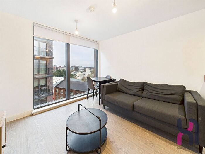 1 Bedroom Flat To Rent In The Landmark, Oldfield Road, Salford, M5