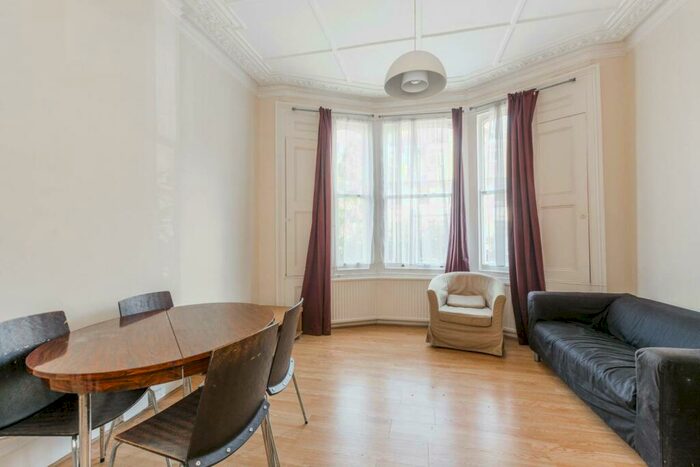 1 Bedroom Flat To Rent In Muswell Avenue, Muswell Hill, London, N10