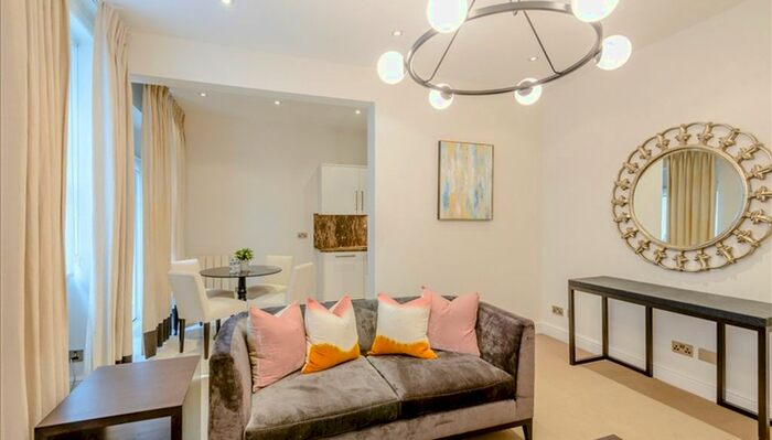 2 Bedroom Flat To Rent In Nottingham Place, London, W1U