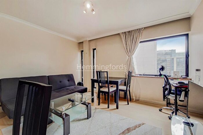 1 Bedroom Apartment To Rent In Queens Quay, Upper Thames Street, EC4V